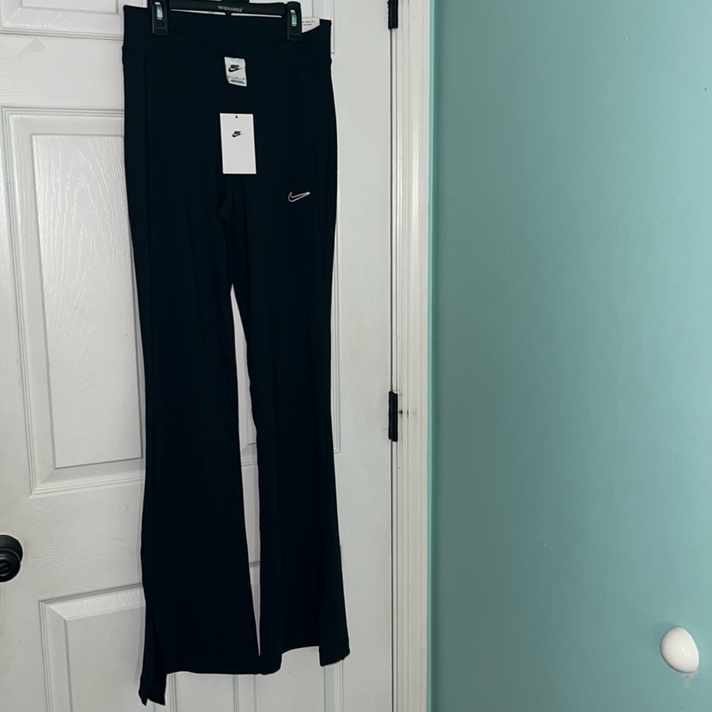NIKE, women’s, Tight Fit Mid Rise, flare legging